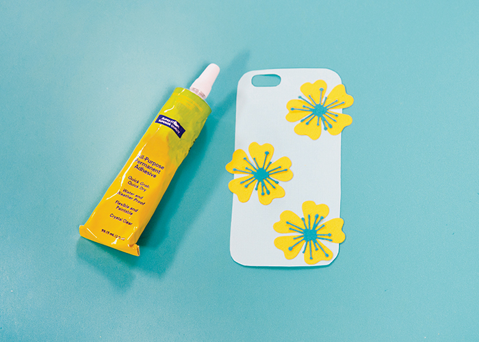 DIY Floral Phone Case Spellbinders